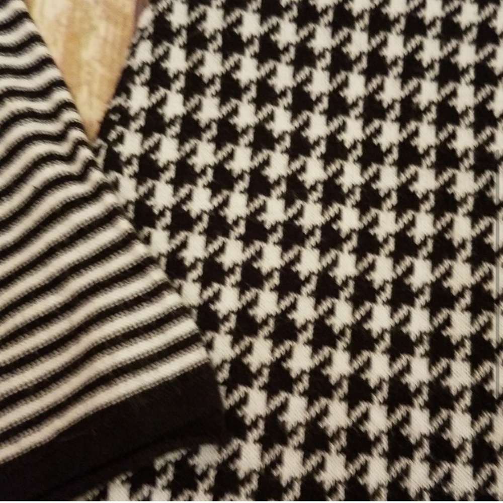 Express Houndstooth Top - image 4